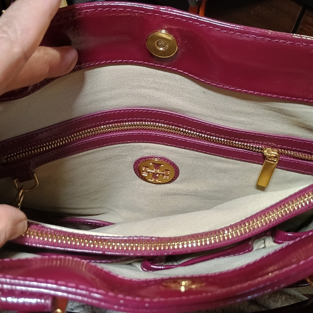 Tory Burch Project Robinson Tote - Picture 6 of 10